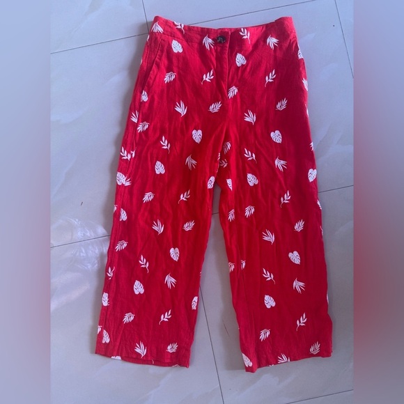 Ann Taylor Red Leaf Print Pants red and white capri size 4 wide legs - Picture 1 of 15